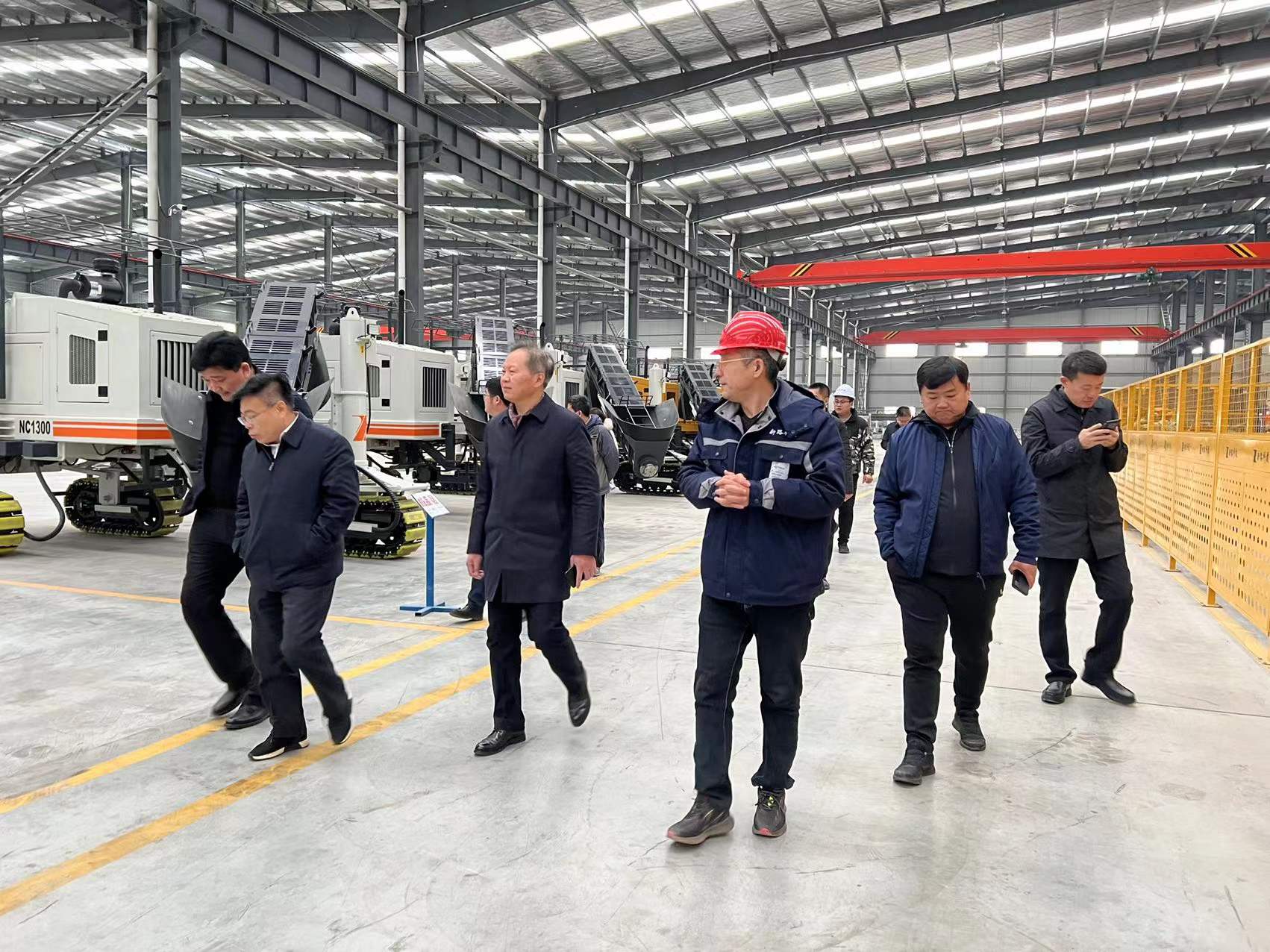 熱烈歡迎徐州市委市政府、淮海國際港務區(qū)、柳新鎮(zhèn)一行領導來我司參觀考察工作